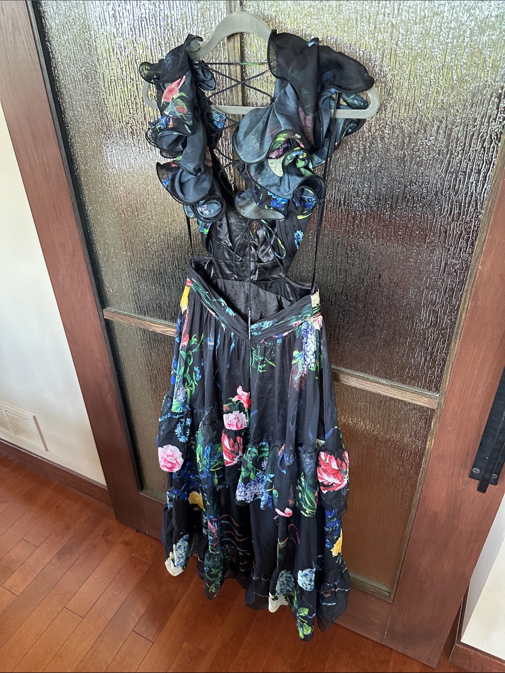 Mac Duggal Black Ruffle Tiered Floral Cut-Out Chiffon Dress Sz 6. - Picture 15 of 15